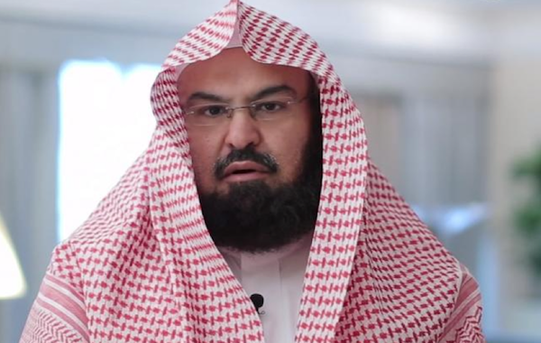 السديس يؤم المصلين في المسجد الحرام
