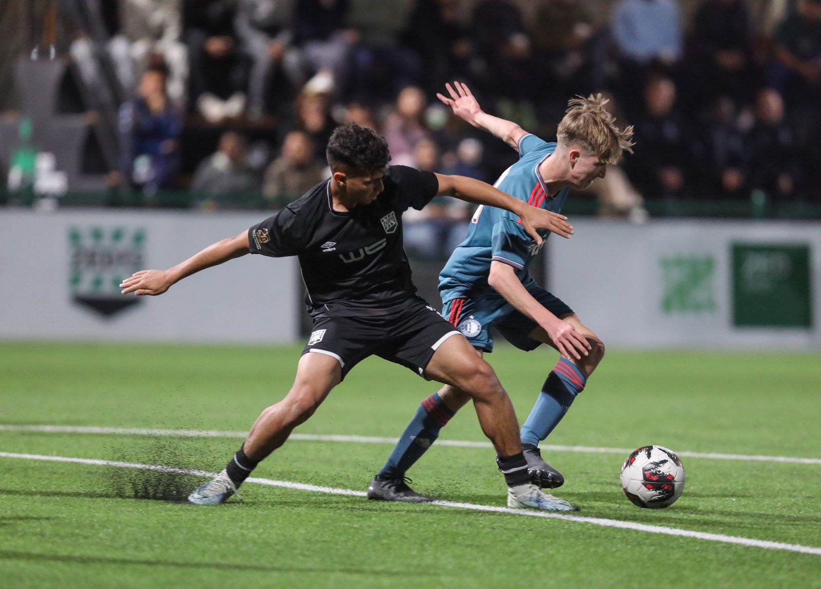 الأهلي وفينورد الهولندي