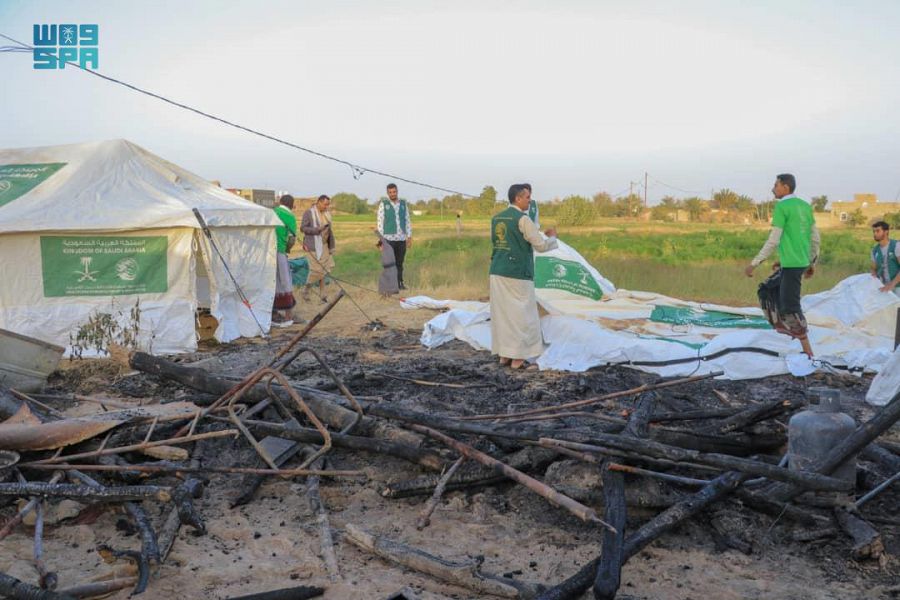 مركز الملك سلمان للإغاثة ينفذ تدخلاً طارئًا لإغاثة المتضررين من الأمطار والسيول ويوزع مساعدات