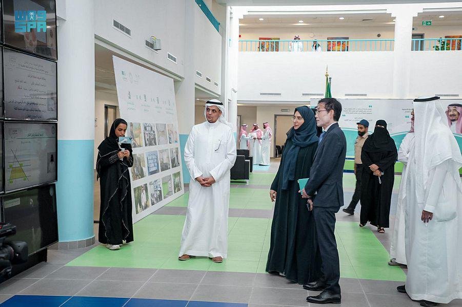 لجنة البرامج والعلاقات الخارجية