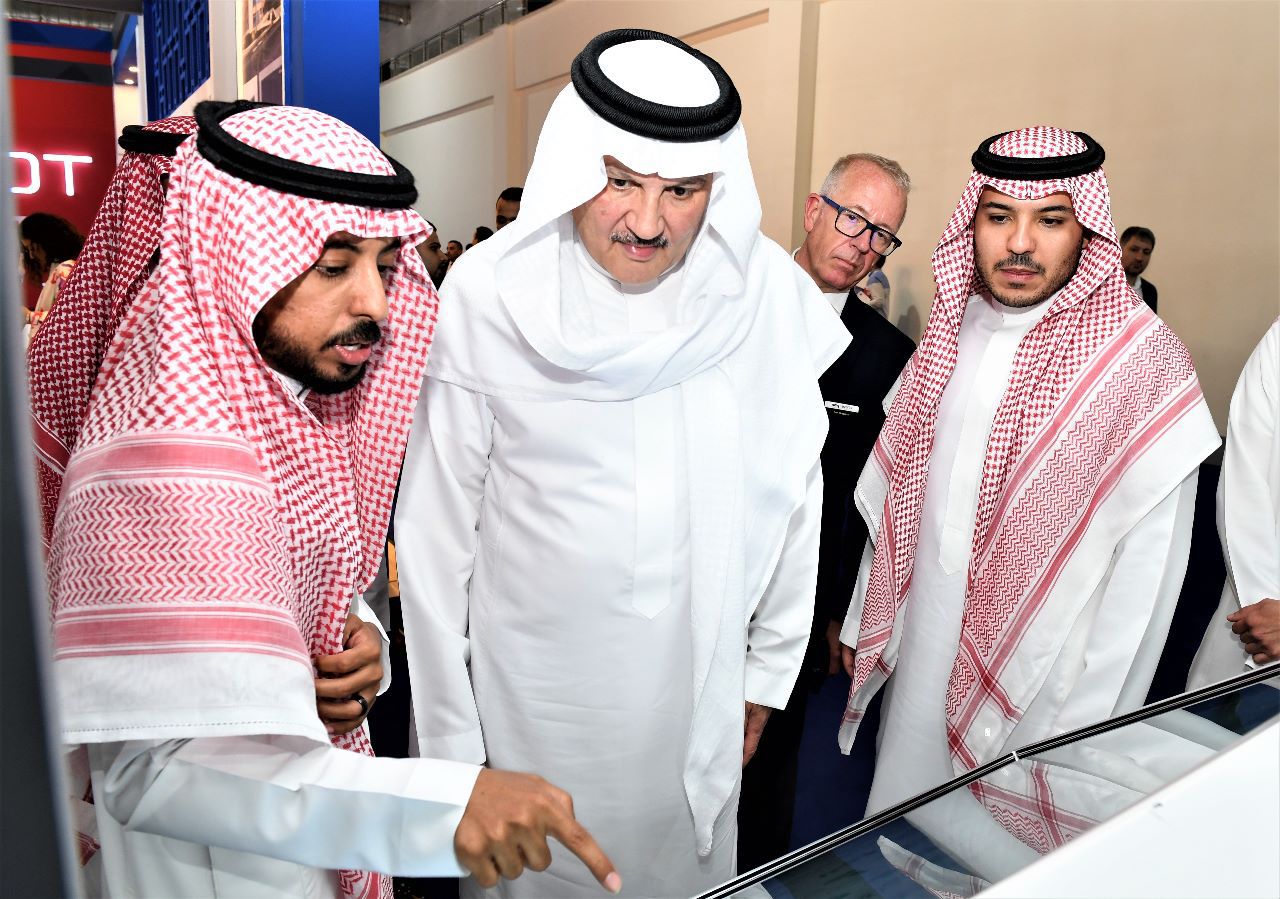 سفير السعودية يزور جناح هيئة تنمية الصادرات السعودية المشارك في معرض "الخمسة الكبار 2023" بمصر