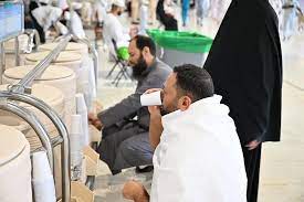 قاصدو المسجد الحرام ينعمون بأجواء روحانية وسط خدمات متكاملة