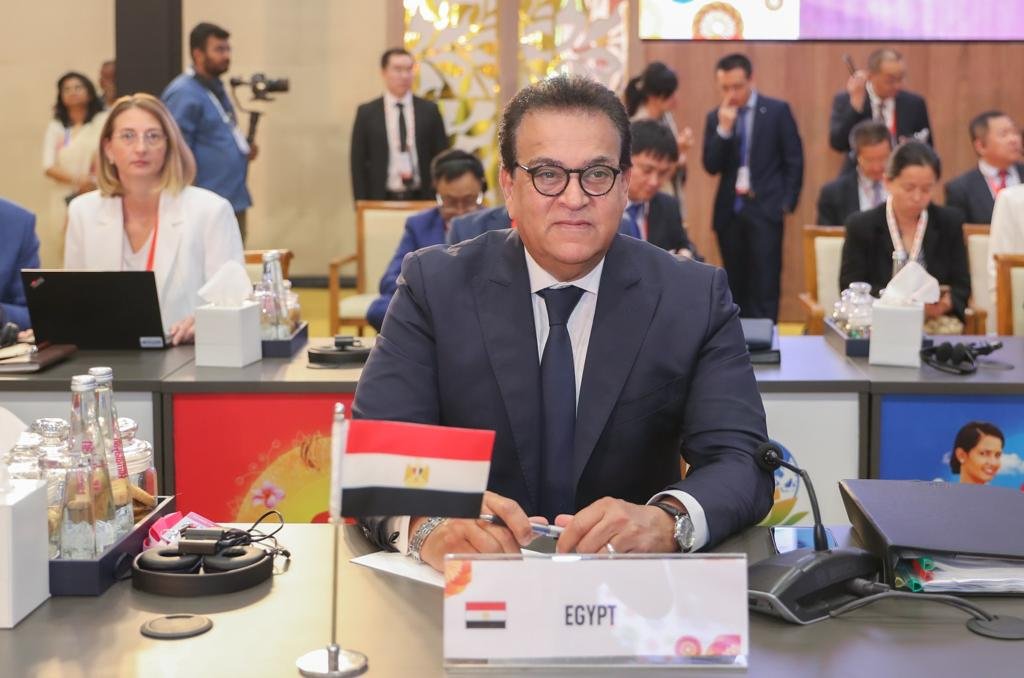 وزير الصحة والسكان