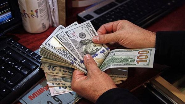 ضبط قضايا إتجار بالنقد الأجنبي ، الدولار