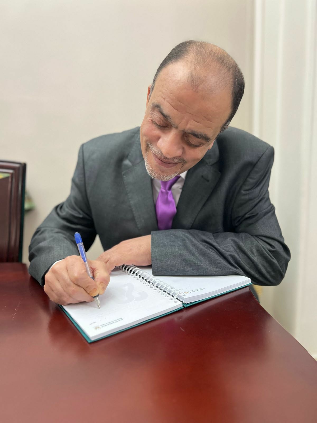  الكاتب الصحفي صالح رجب 