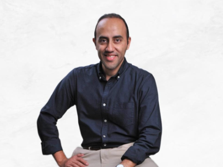 محمد حلمي، مدير الشؤون الخارجية في دي دي مصر