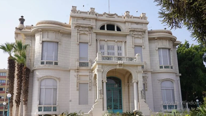 جامعة عين شمس