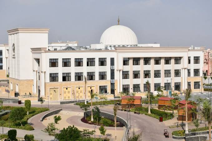 جامعة الإسماعيلية الأهلية