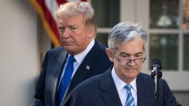 الرئيس الأمريكي دونالد ترامب ورئيس الفيدرالي الأمريكي جيروم باول